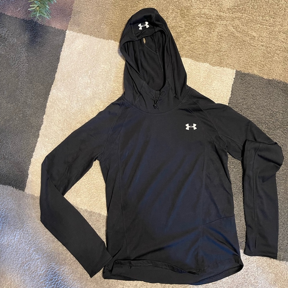 Women’s Under Armour run shirt